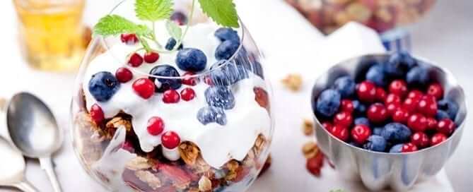 Yogurt with Fruit and Grains